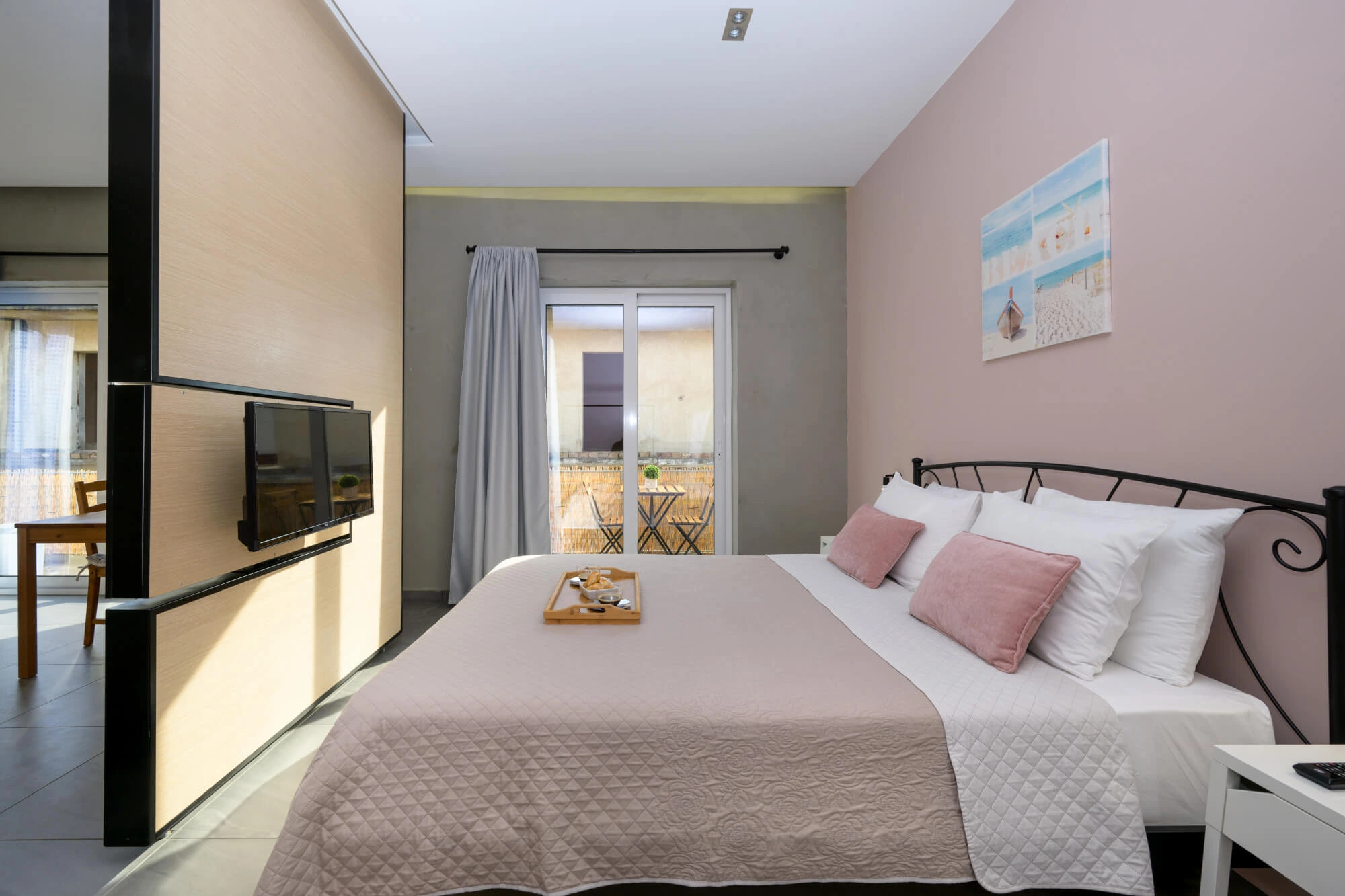 Cozy Downtown Holiday Apartment in Kissamos, Crete